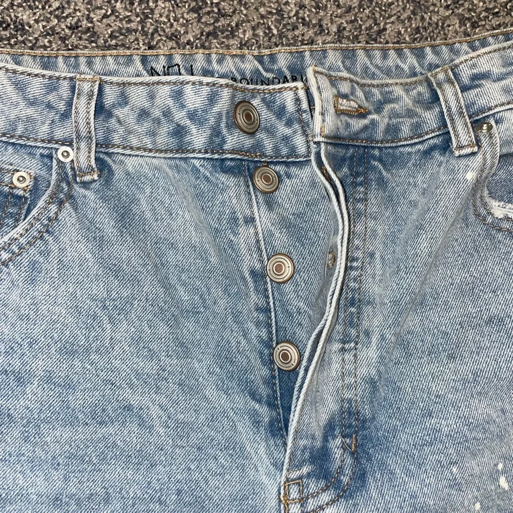 ✨2 for $25 Light wash jeans - Picture 2 of 5